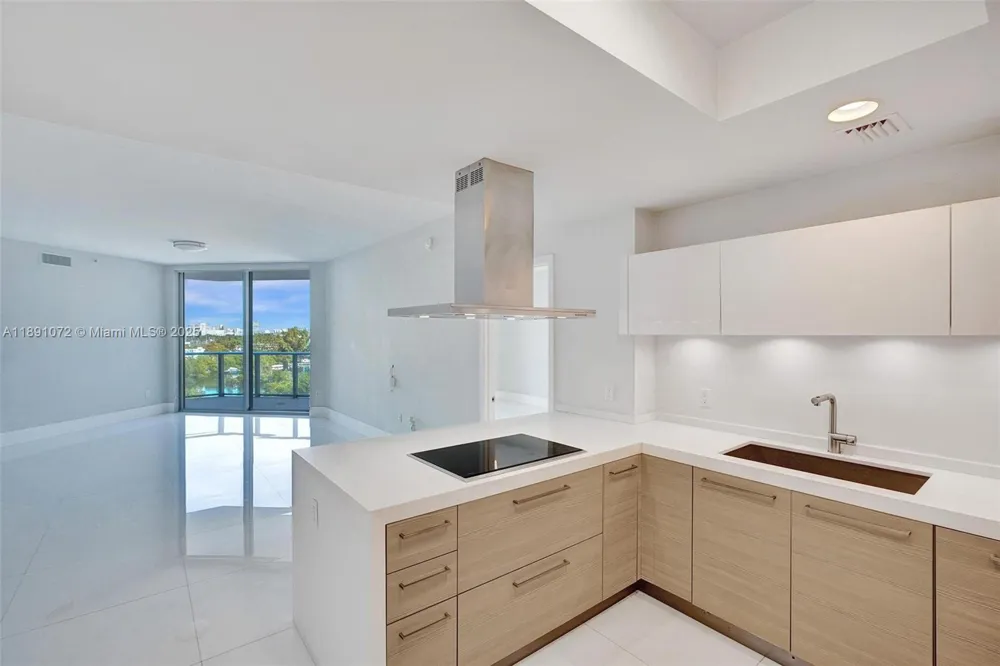 17301 Biscayne Blvd #708 North Miami Beach, FL 33160