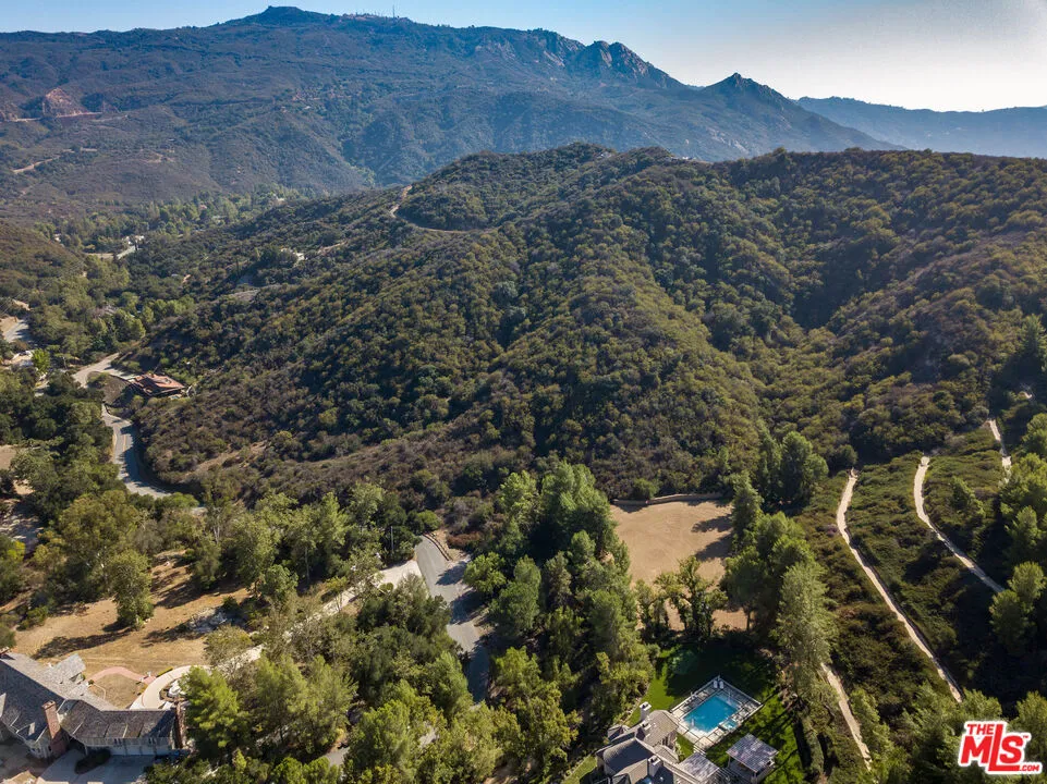 24600 Thousand Peaks Rd Calabasas, CA 91302