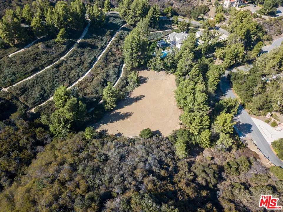24600 Thousand Peaks Rd Calabasas, CA 91302