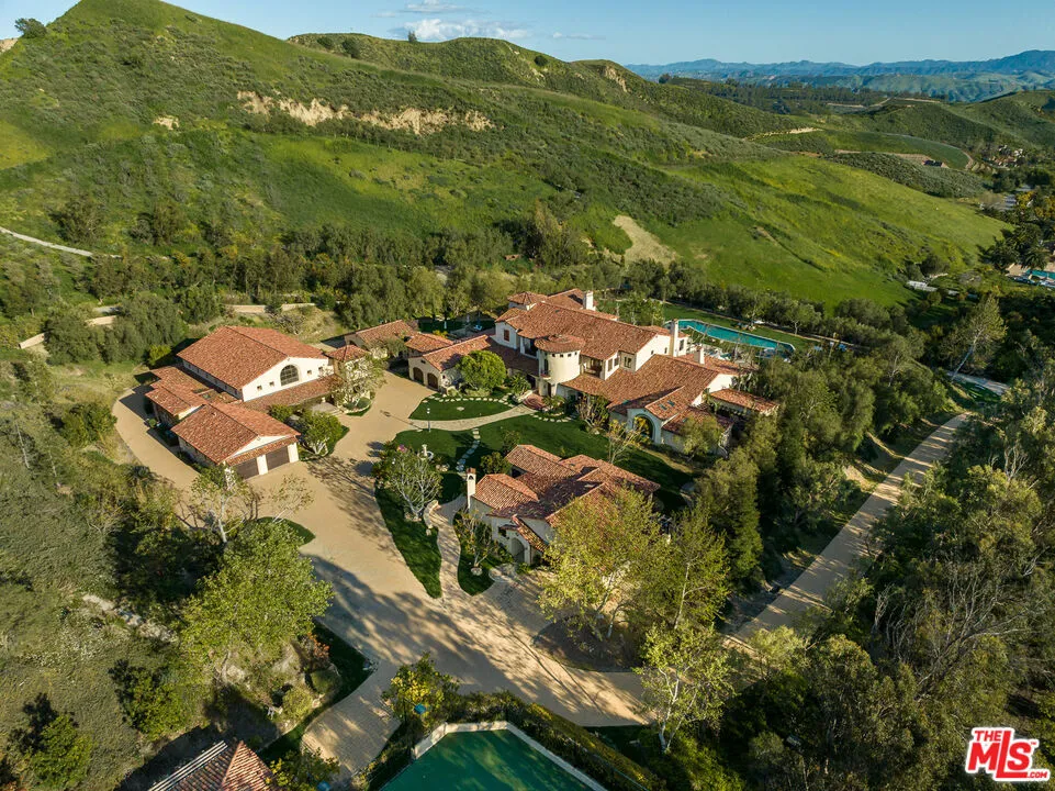 6914 Solano Verde Drive Somis, CA 93066