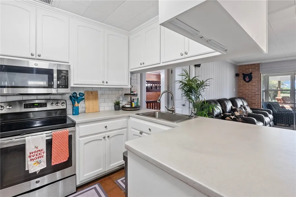 180 Freeman Circle George West, TX 78022