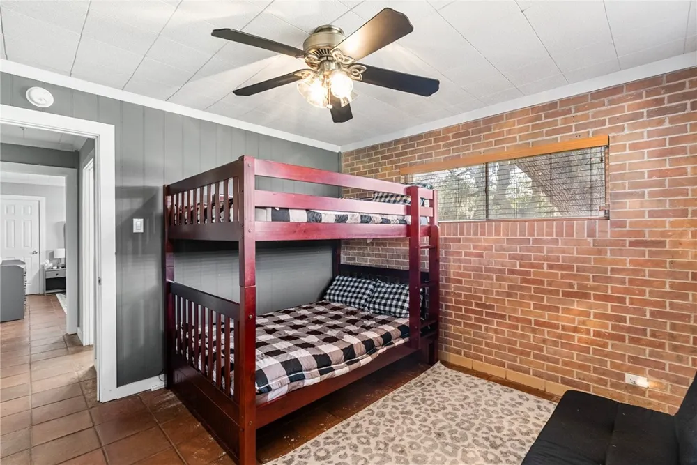 180 Freeman Circle George West, TX 78022