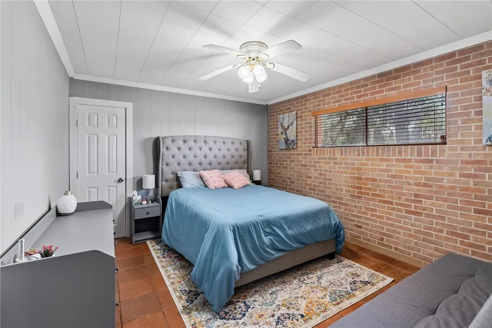180 Freeman Circle George West, TX 78022
