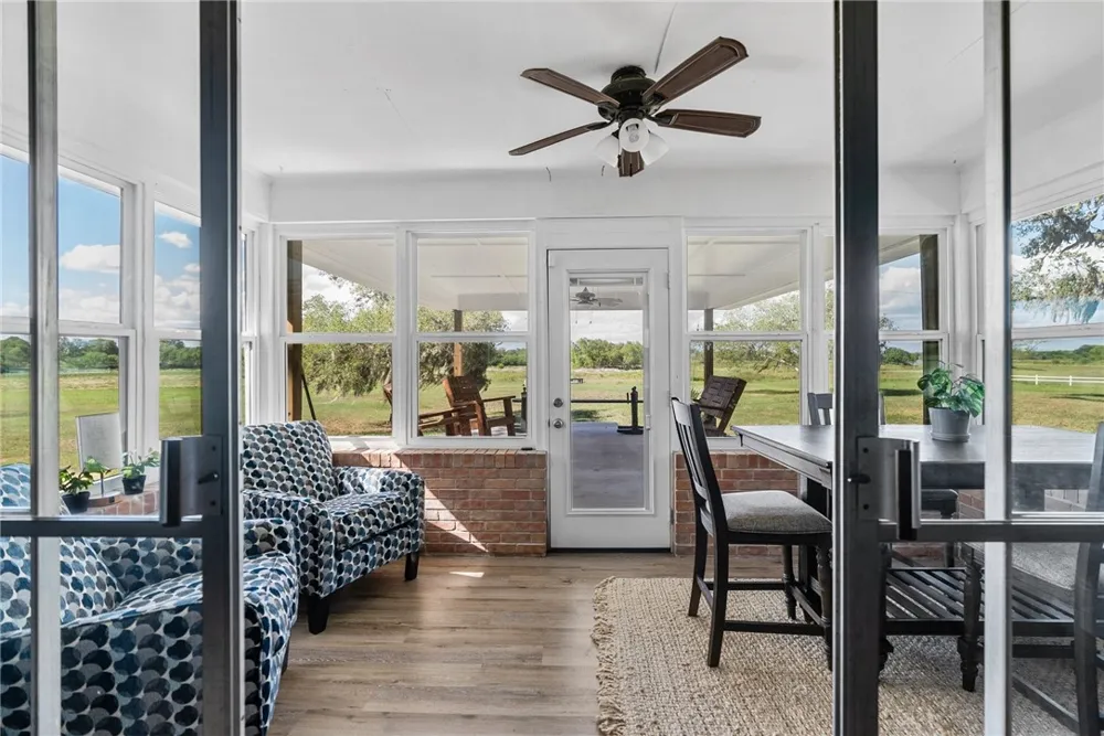 180 Freeman Circle George West, TX 78022