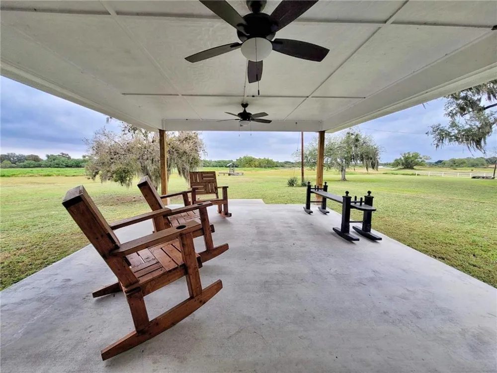 180 Freeman Circle George West, TX 78022