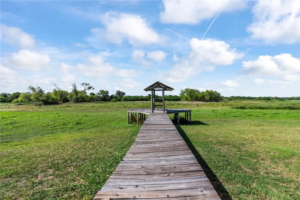 180 Freeman Circle George West, TX 78022