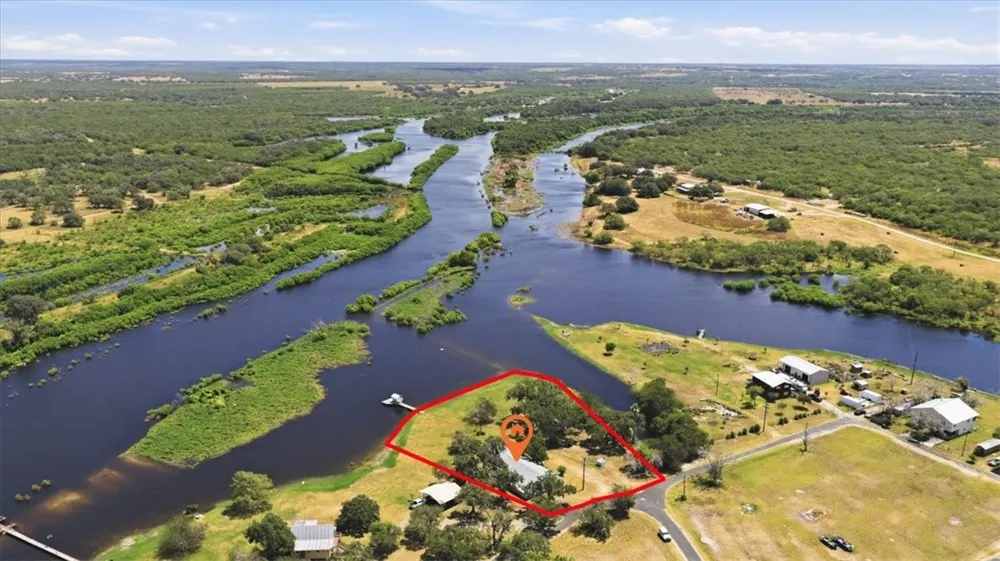 180 Freeman Circle George West, TX 78022