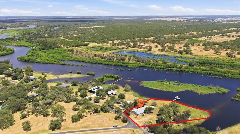180 Freeman Circle George West, TX 78022