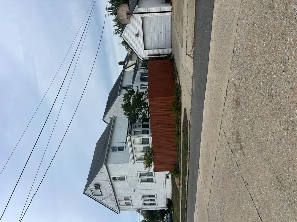 90 Pearsall Avenue Lynbrook, NY 11563