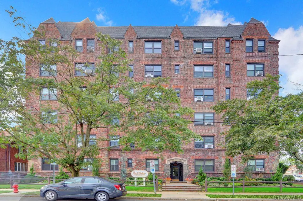 141 Woodmere Boulevard #6E Woodmere, NY 11598