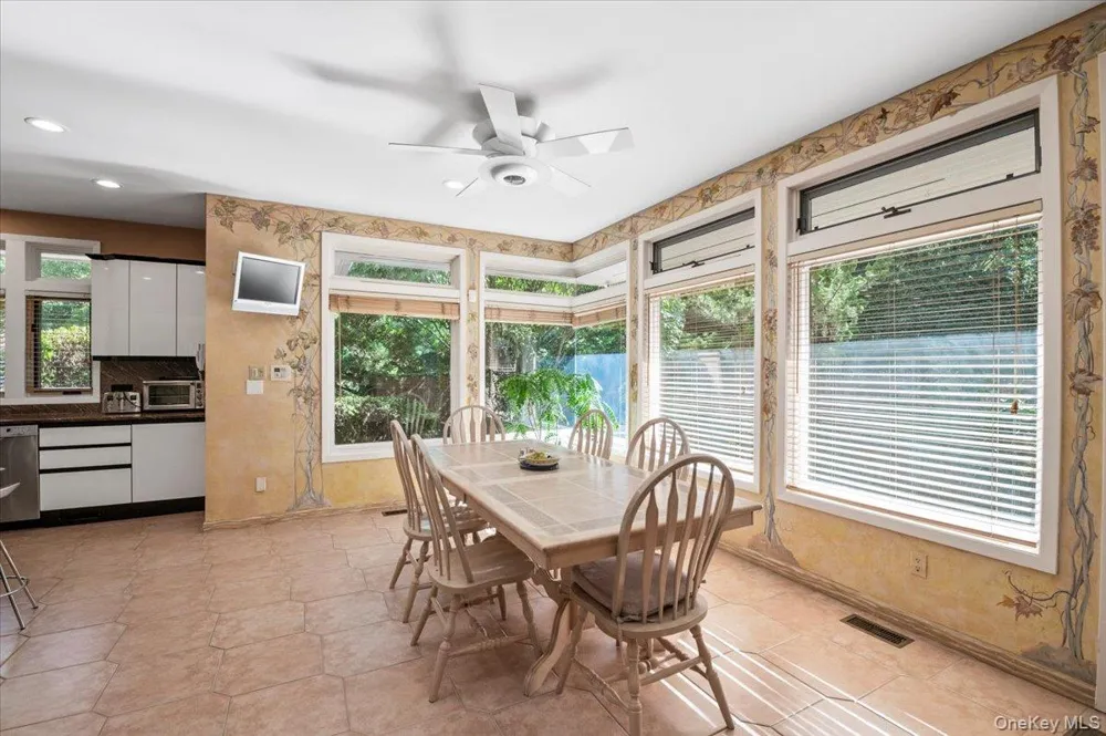 12 Ridge Court Old Brookville, NY 11545