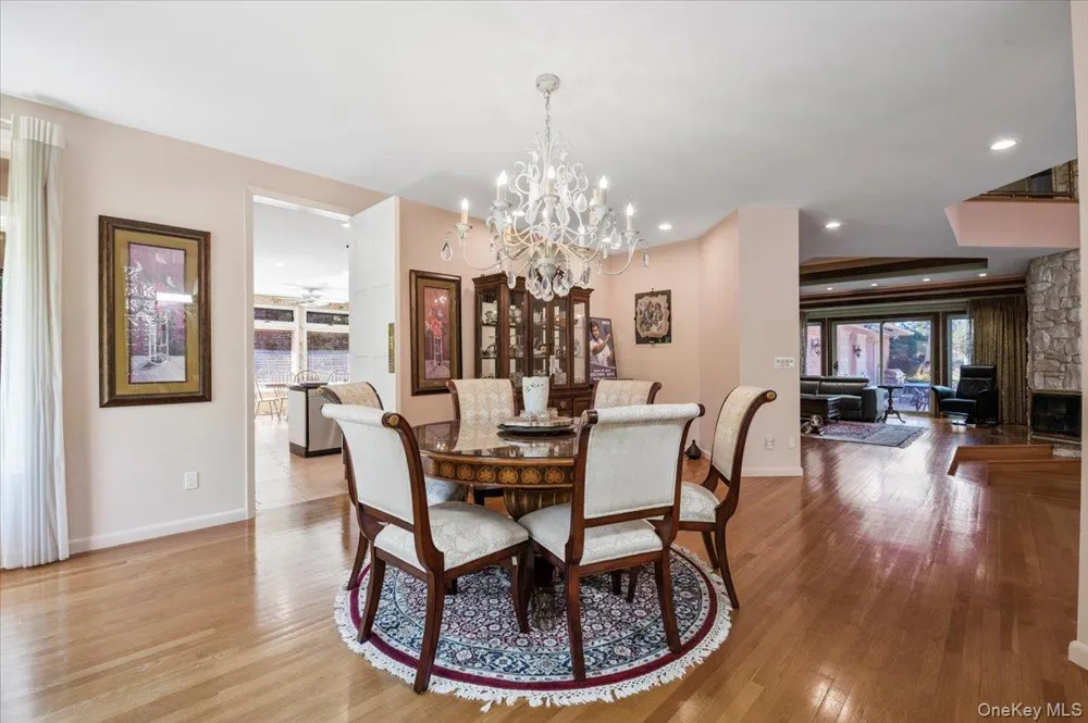 12 Ridge Court Old Brookville, NY 11545