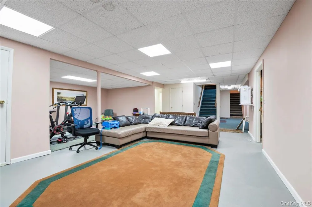 12 Ridge Court Old Brookville, NY 11545