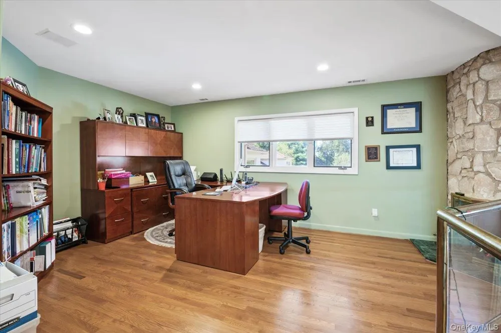 12 Ridge Court Old Brookville, NY 11545