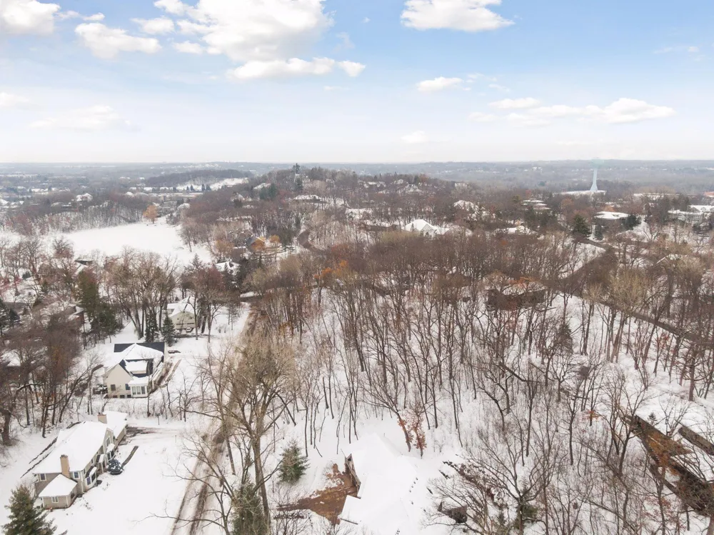 66xx Mohawk Trail Edina, MN 55439
