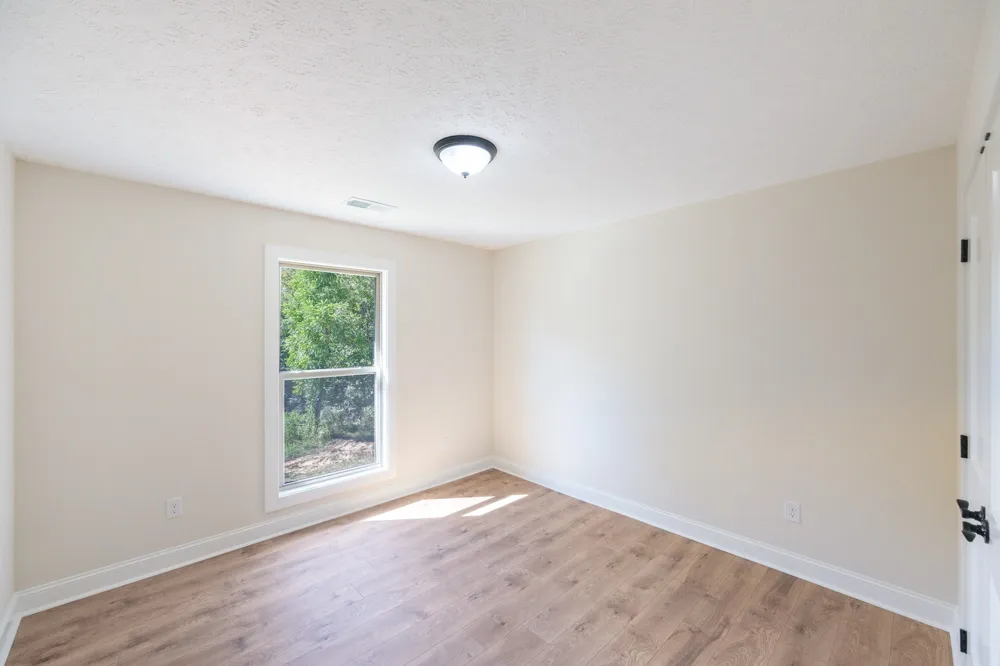 106 Derek Dr Lexington, TN 38351