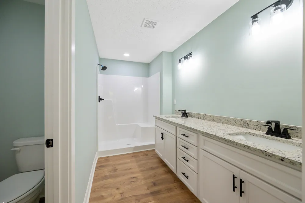 106 Derek Dr Lexington, TN 38351