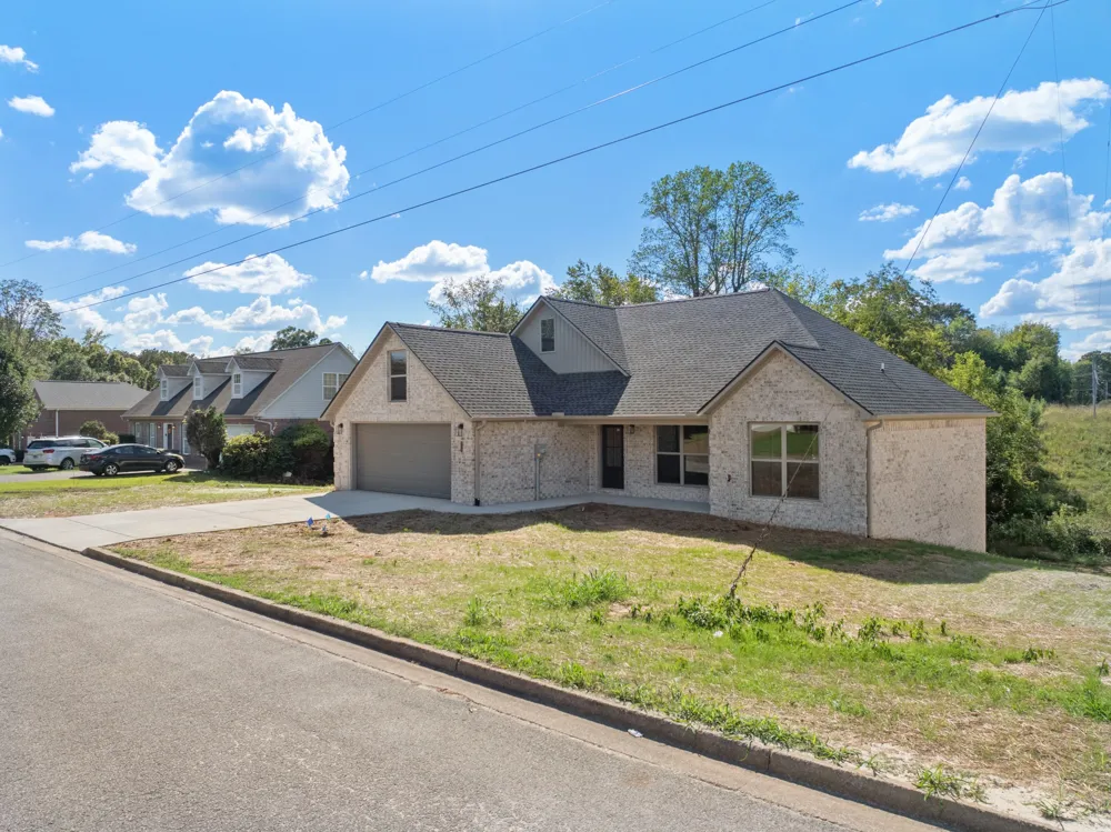 106 Derek Dr Lexington, TN 38351