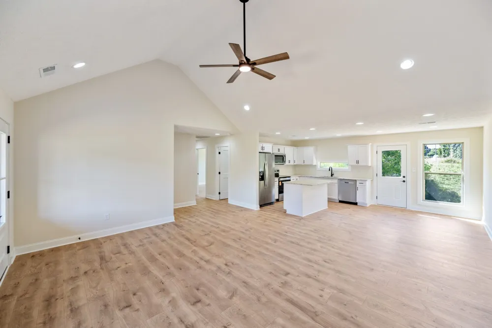 106 Derek Dr Lexington, TN 38351