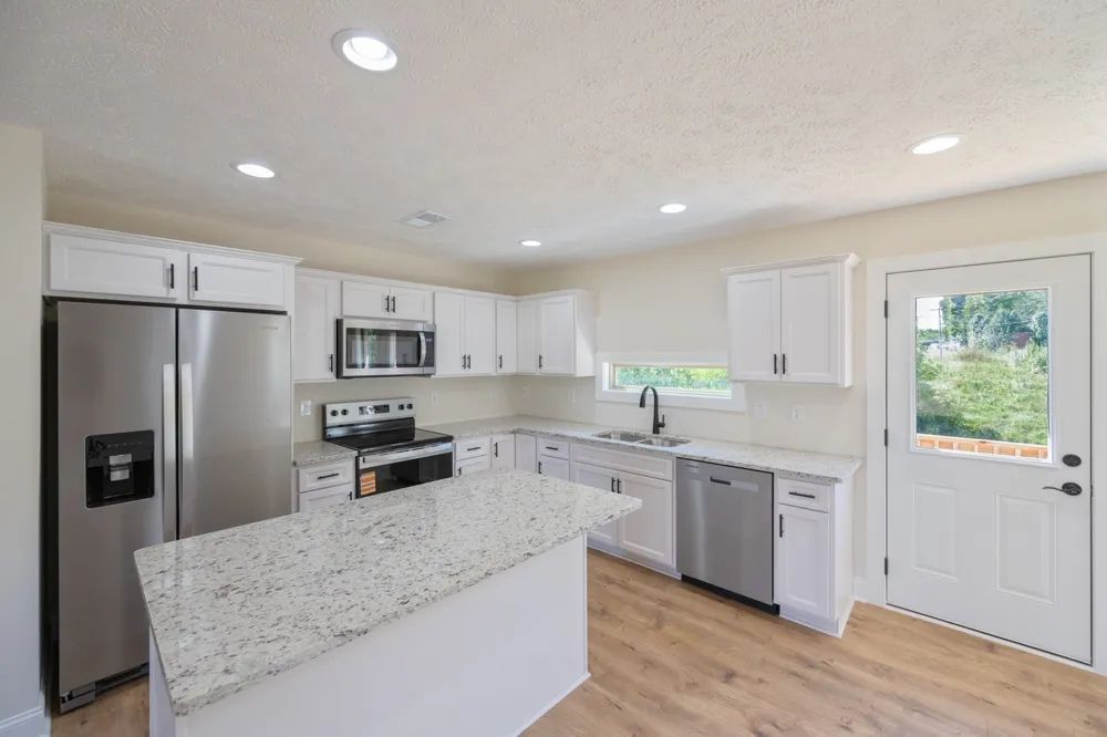 106 Derek Dr Lexington, TN 38351
