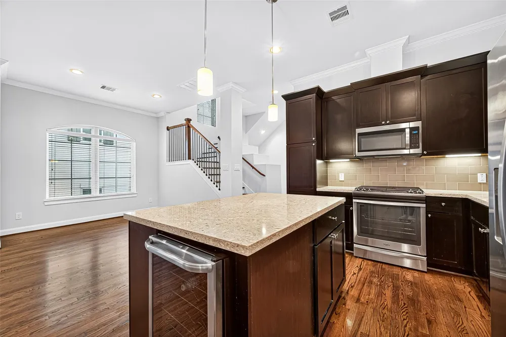 8225 Cambridge Street Houston, TX 77054