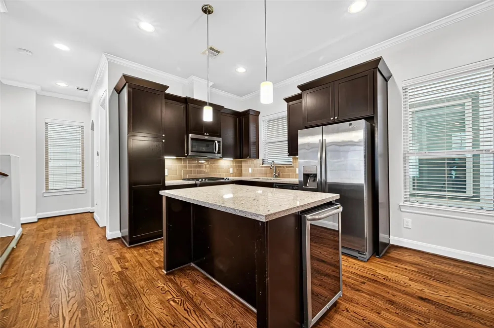 8225 Cambridge Street Houston, TX 77054