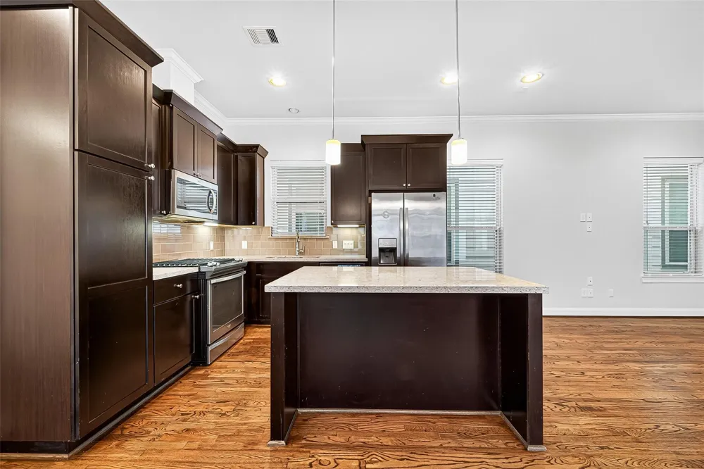 8225 Cambridge Street Houston, TX 77054
