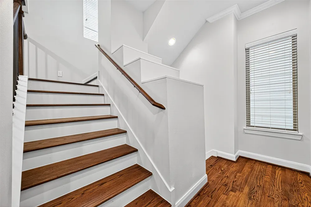 8225 Cambridge Street Houston, TX 77054