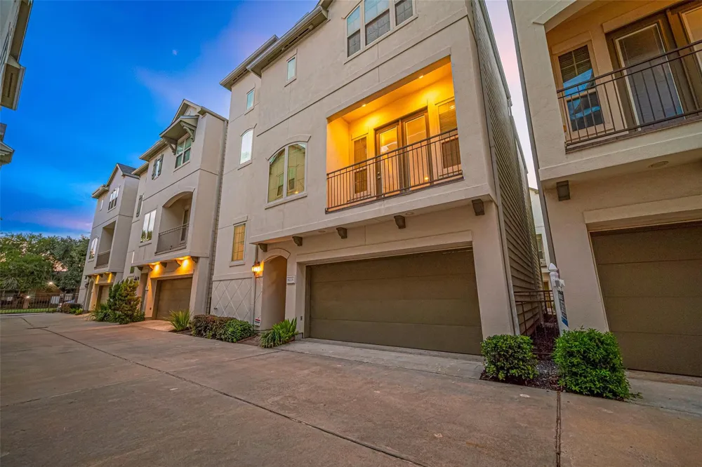 8225 Cambridge Street Houston, TX 77054