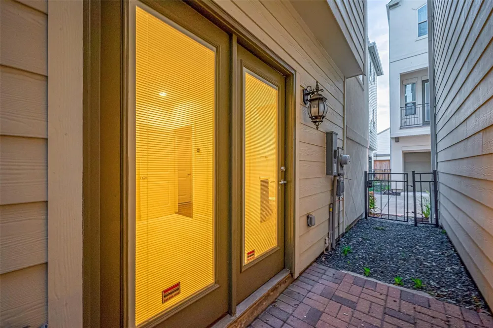 8225 Cambridge Street Houston, TX 77054