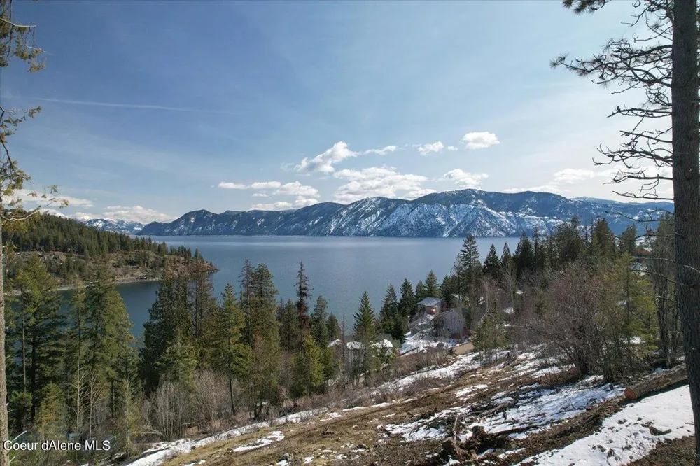 661 Midas Drive Sagle, ID 83860