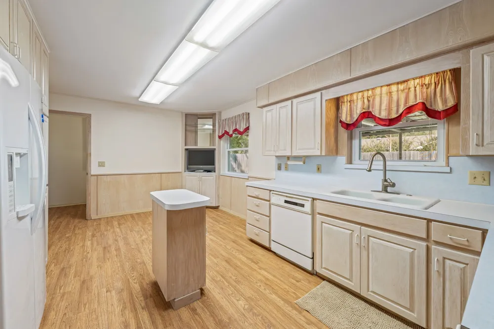 1003 Royal Lane Graham, TX 76450