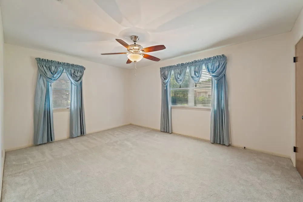1003 Royal Lane Graham, TX 76450