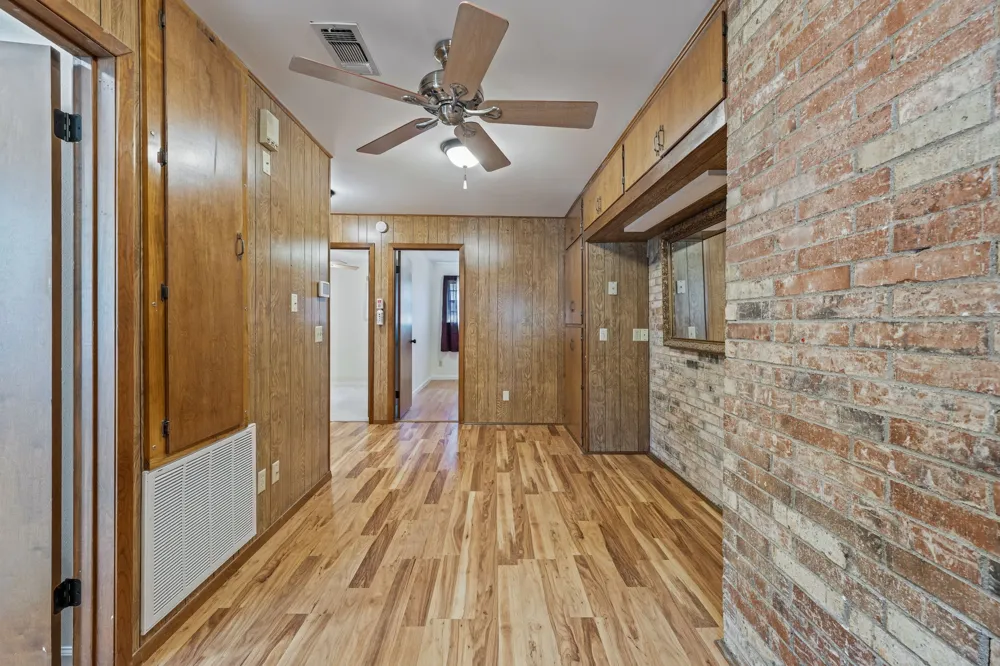 1003 Royal Lane Graham, TX 76450