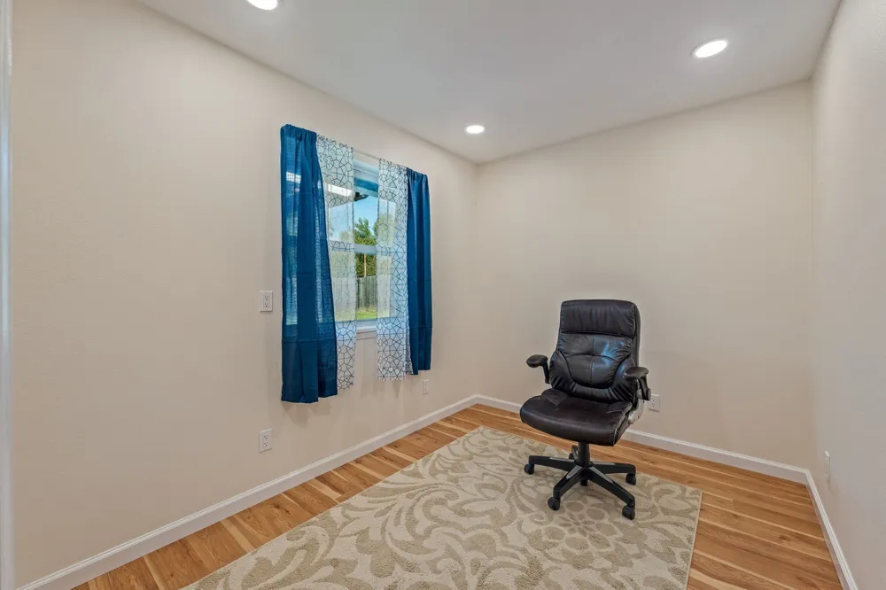 1003 Royal Lane Graham, TX 76450