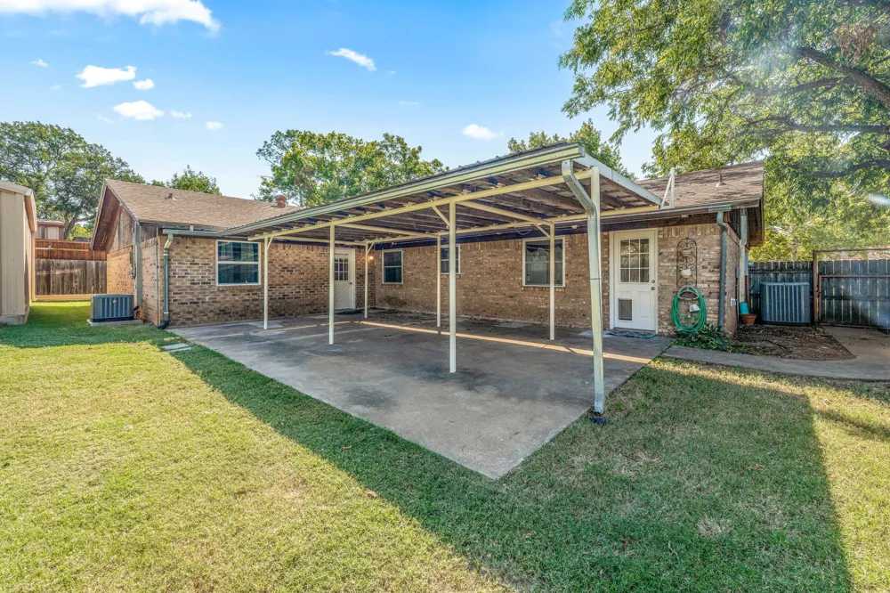 1003 Royal Lane Graham, TX 76450