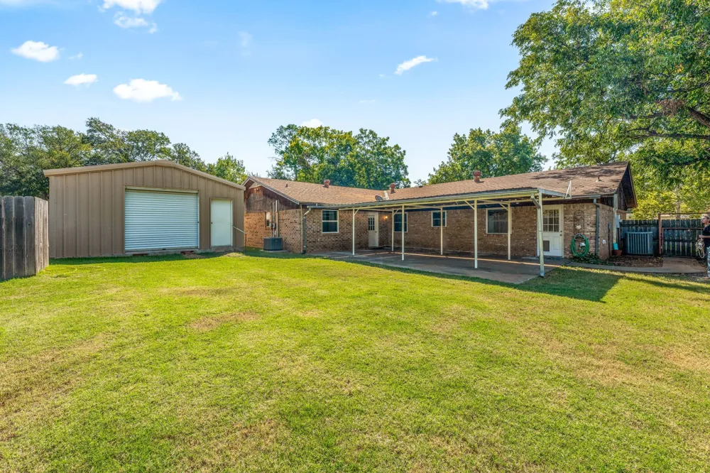 1003 Royal Lane Graham, TX 76450
