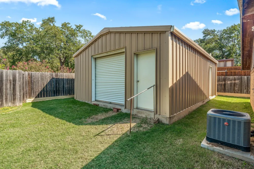 1003 Royal Lane Graham, TX 76450