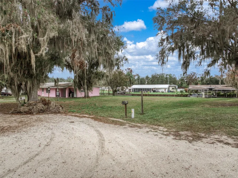 612 DRAGONFLY LANE Lorida, FL 33857