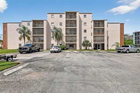 5541 BAY BOULEVARD #203