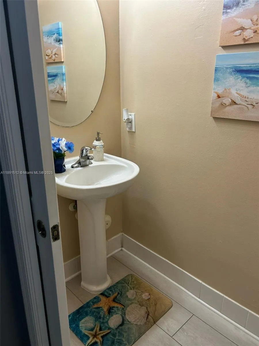 22066 SW 93rd Pl Cutler Bay, FL 33190