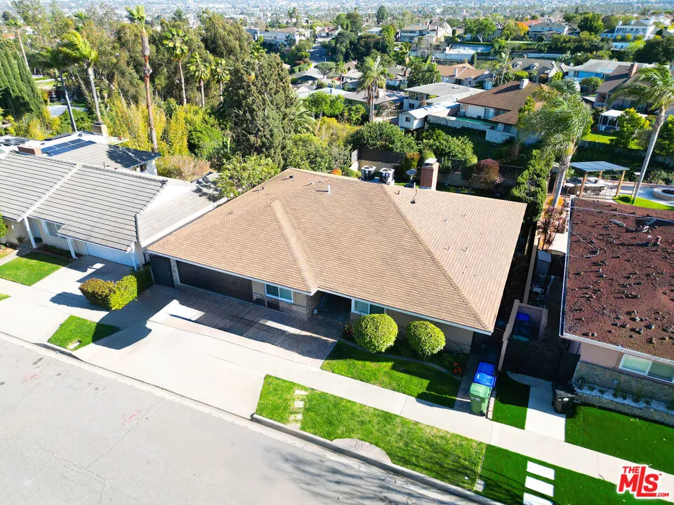 4028 Kenway Avenue View Park, CA 90008