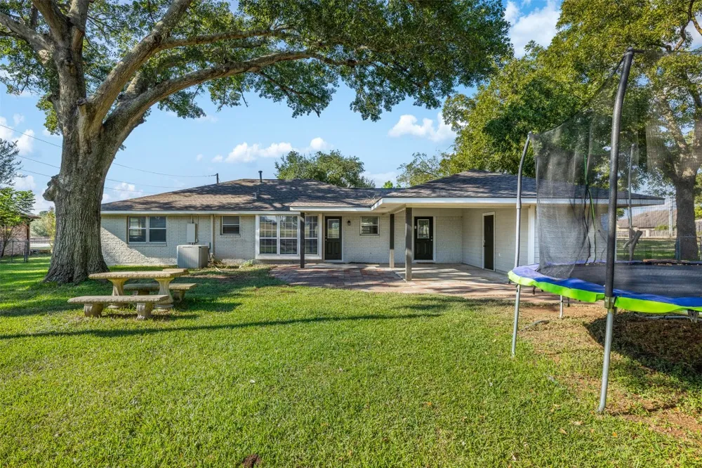 1906 Gun And Rod Road Brenham, TX 77833