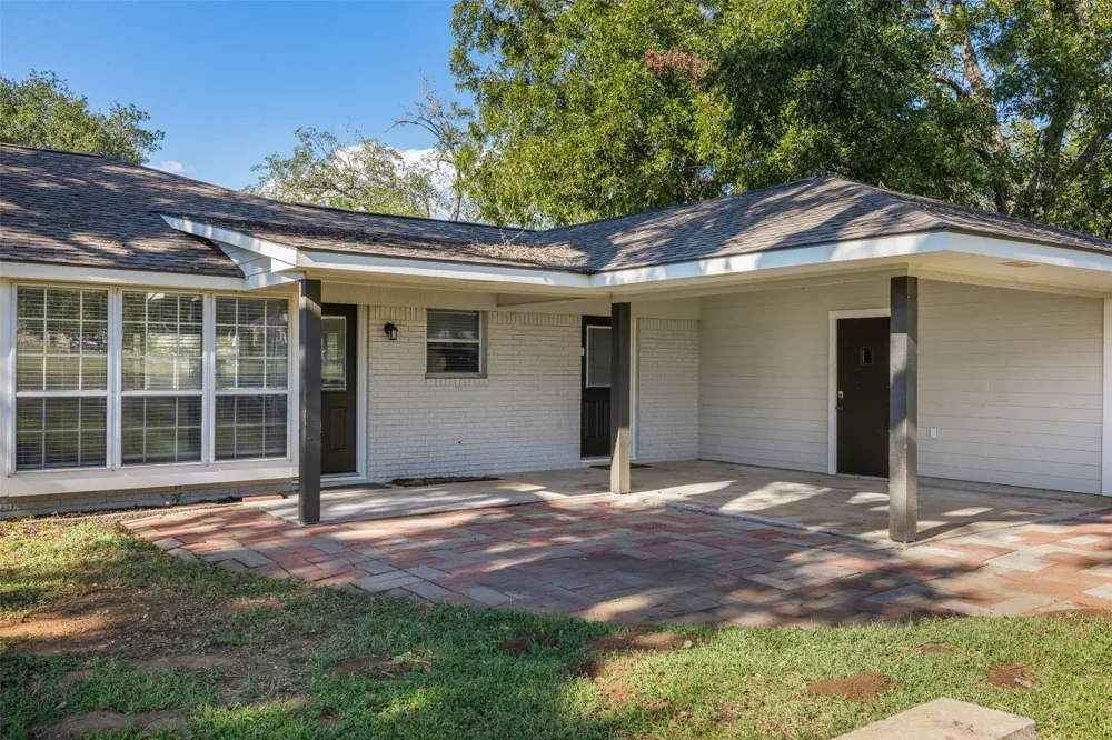 1906 Gun And Rod Road Brenham, TX 77833