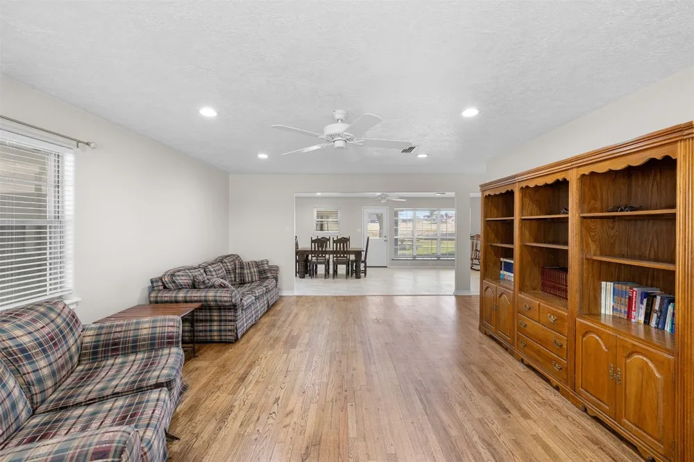 1906 Gun And Rod Road Brenham, TX 77833