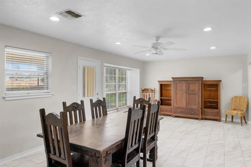 1906 Gun And Rod Road Brenham, TX 77833