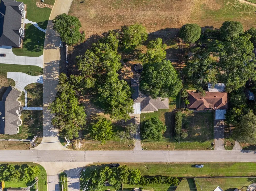 1906 Gun And Rod Road Brenham, TX 77833