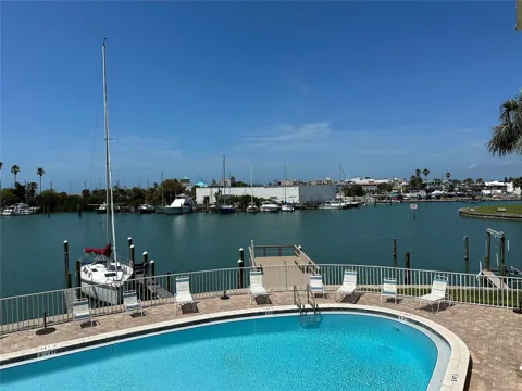 12500 CAPRI CIR N #401