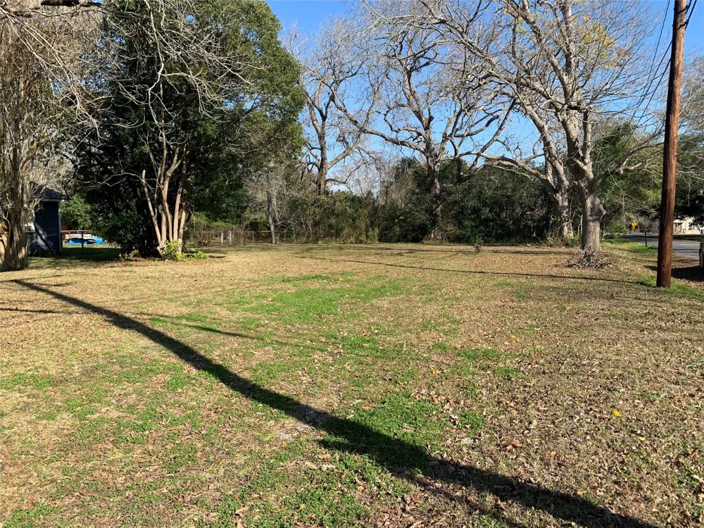 232 S Bell Drive Texas City, TX 77591