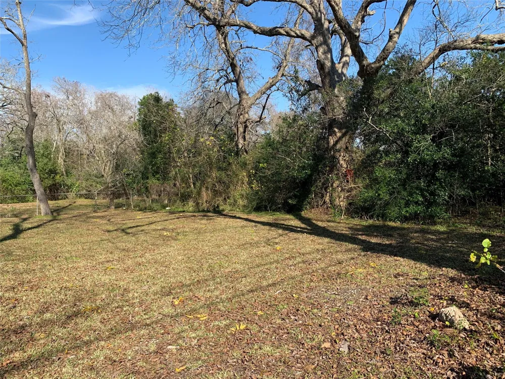 232 S Bell Drive Texas City, TX 77591